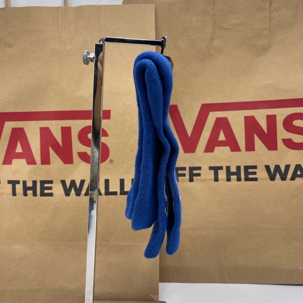 VANS "Off The Wall" socks
New with the tag authentic Vans socks (1 pair) - Picture 6 of 16